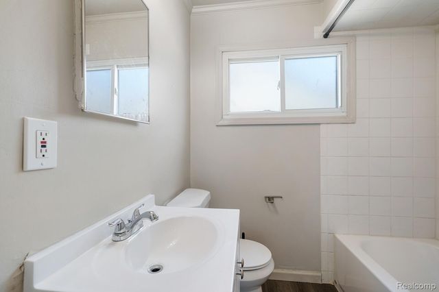 11004 Republic Avenue, Warren, MI 48089