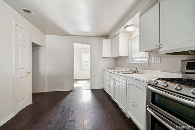 11004 Republic Avenue, Warren, MI 48089