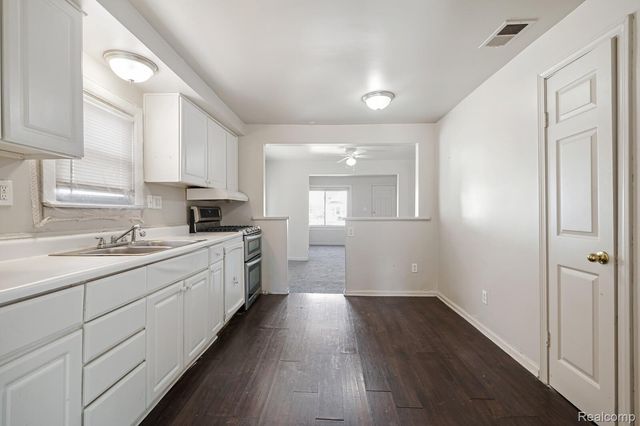 11004 Republic Avenue, Warren, MI 48089