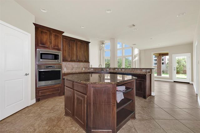 13617 Fountain Mist Drive, Pearland, TX 77584