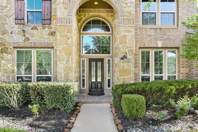 13617 Fountain Mist Drive, Pearland, TX 77584
