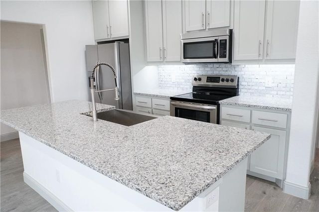 424 E Nelson Street, Denison, TX 75021