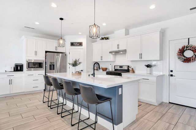 1020 Treasure Hills Drive, Madera, CA 93636