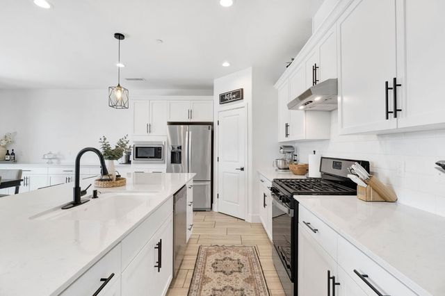 1020 Treasure Hills Drive, Madera, CA 93636