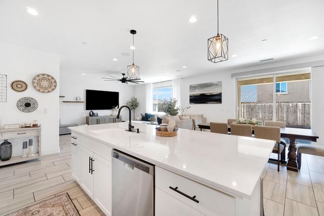 1020 Treasure Hills Drive, Madera, CA 93636