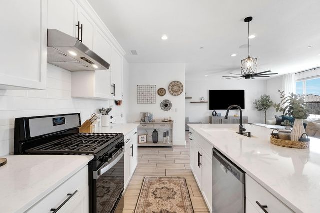 1020 Treasure Hills Drive, Madera, CA 93636