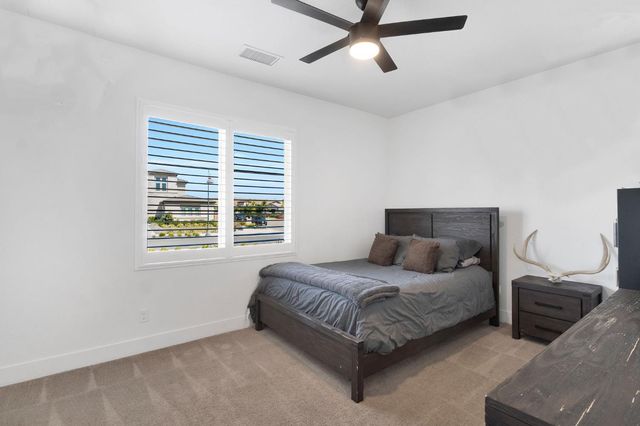 1020 Treasure Hills Drive, Madera, CA 93636