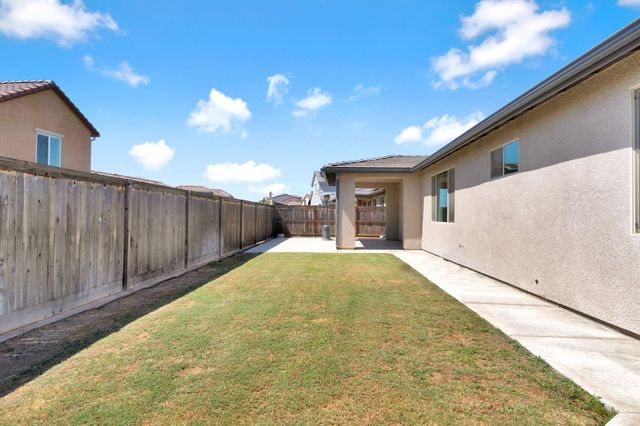 1020 Treasure Hills Drive, Madera, CA 93636