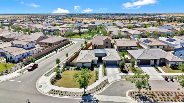 1020 Treasure Hills Drive, Madera, CA 93636