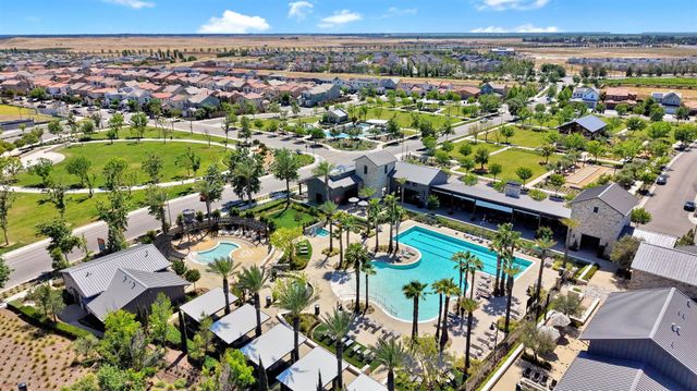 1020 Treasure Hills Drive, Madera, CA 93636