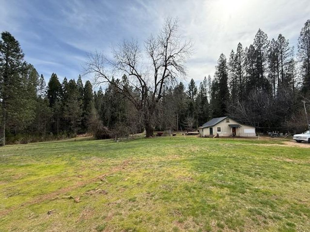 11945 Rocker Rd, Nevada City, CA 95959