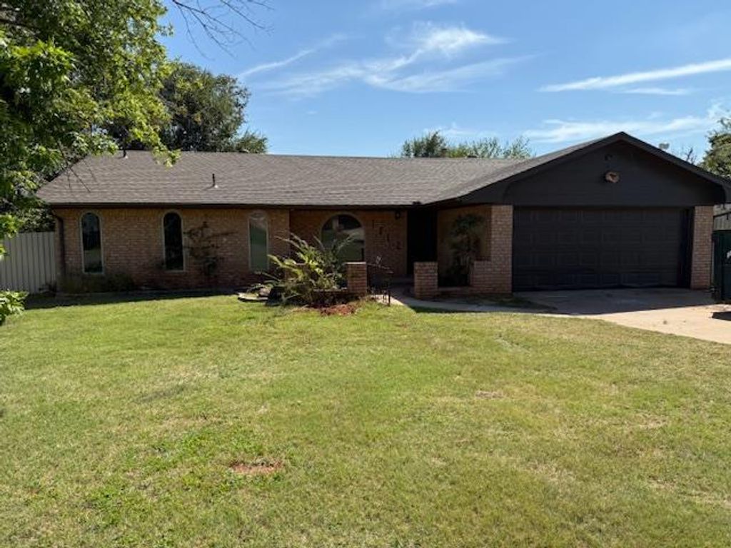 1712 E Cottonwood Terrace, Mustang, OK 73064