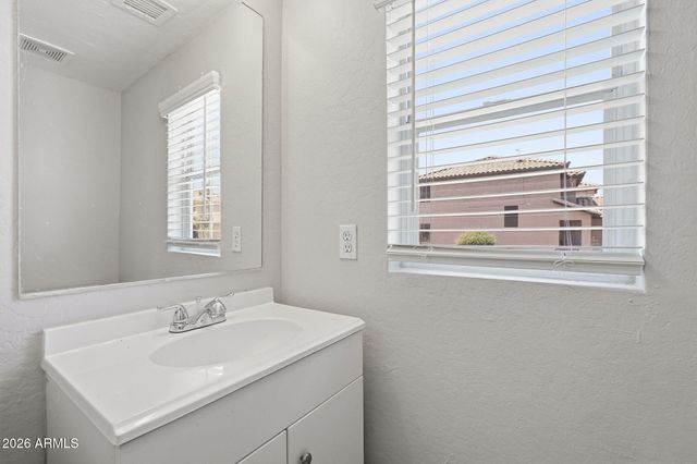 11239 W ROMA Avenue, Phoenix, AZ 85037