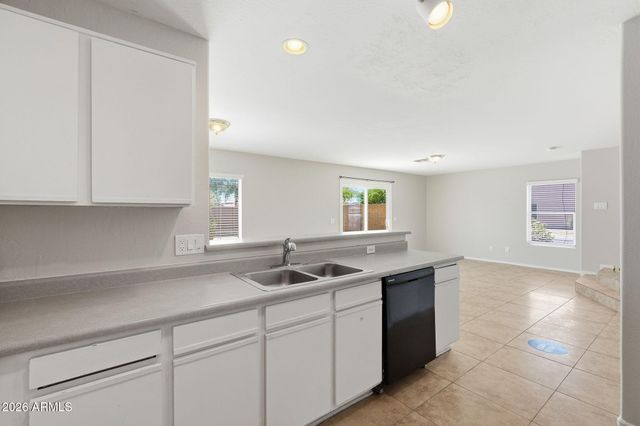 11239 W ROMA Avenue, Phoenix, AZ 85037