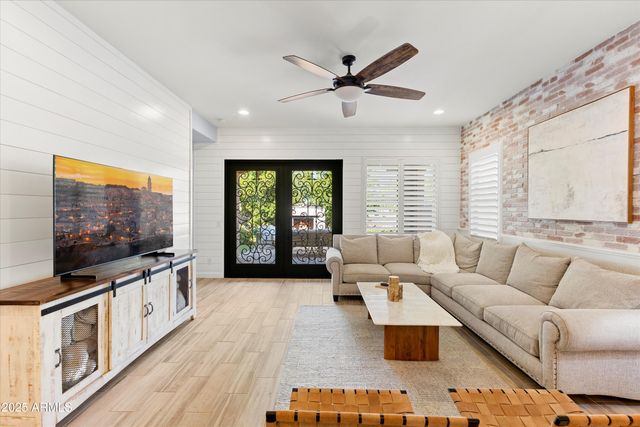 4622 E CASITAS DEL RIO Drive, Phoenix, AZ 85050