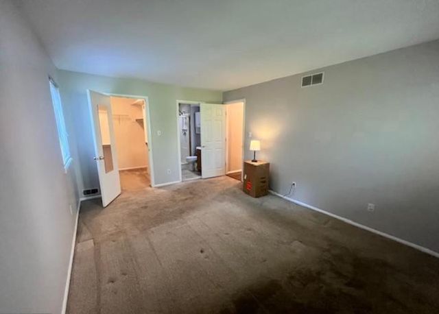 106-B CYPRESS POINT CIR, Mount Laurel, NJ 08054