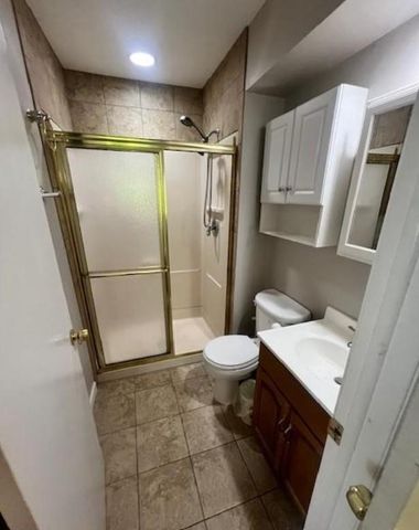 106-B CYPRESS POINT CIR, Mount Laurel, NJ 08054