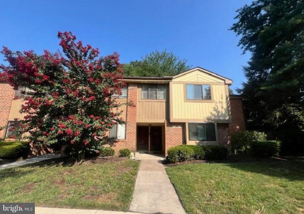 106-B CYPRESS POINT CIR, Mount Laurel, NJ 08054