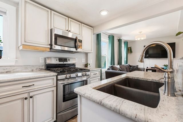 8 Hitch, Fairhaven, MA 02719