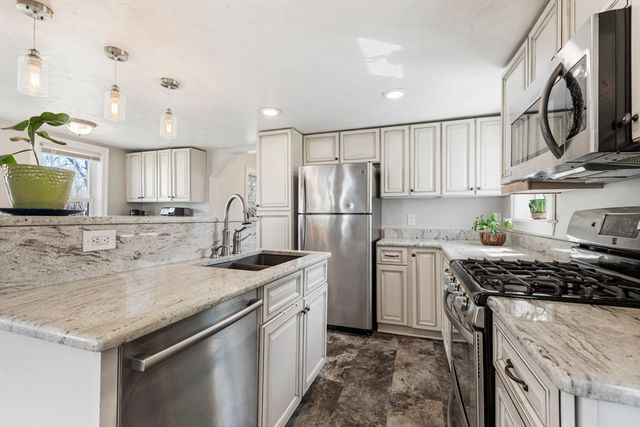 8 Hitch, Fairhaven, MA 02719