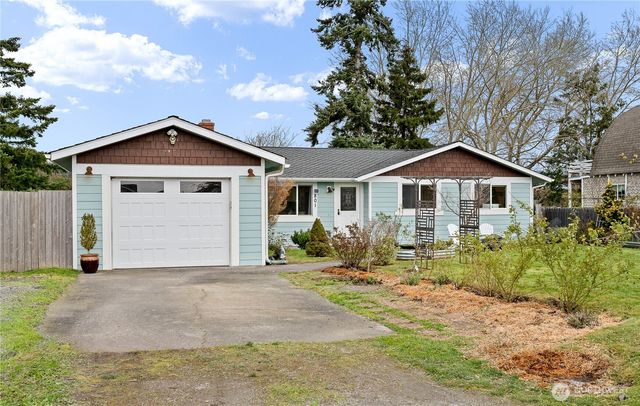 801 Livingston Bay Shore Drive, Camano Island, WA 98282