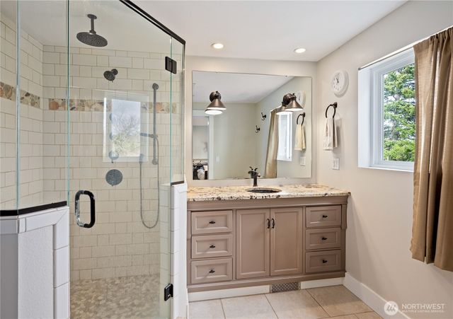 801 Livingston Bay Shore Drive, Camano Island, WA 98282