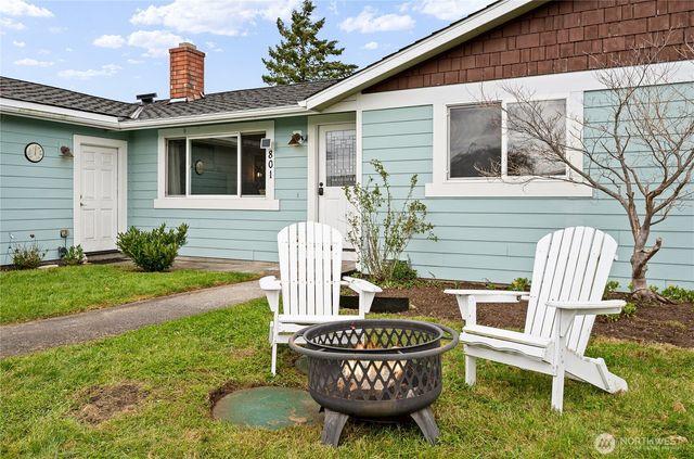 801 Livingston Bay Shore Drive, Camano Island, WA 98282