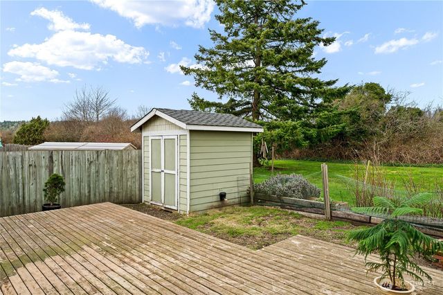 801 Livingston Bay Shore Drive, Camano Island, WA 98282