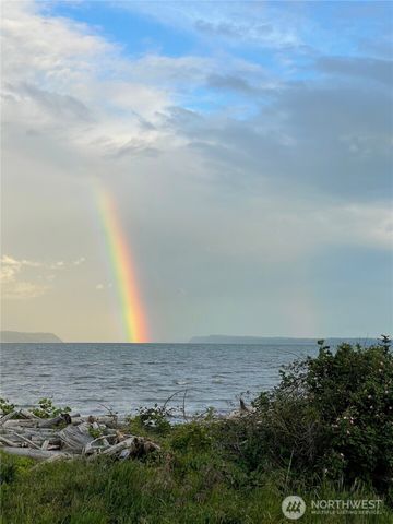 801 Livingston Bay Shore Drive, Camano Island, WA 98282