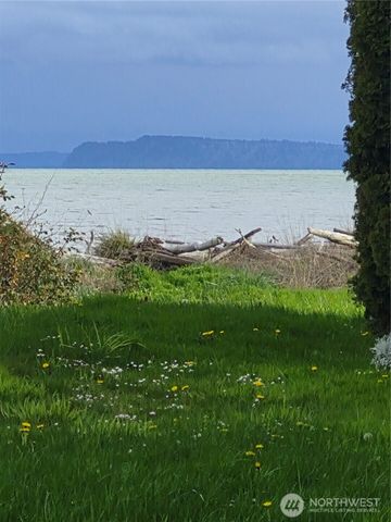 801 Livingston Bay Shore Drive, Camano Island, WA 98282