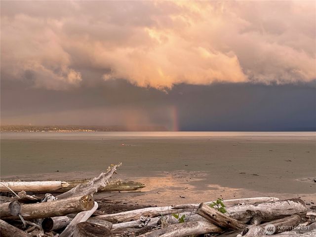 801 Livingston Bay Shore Drive, Camano Island, WA 98282