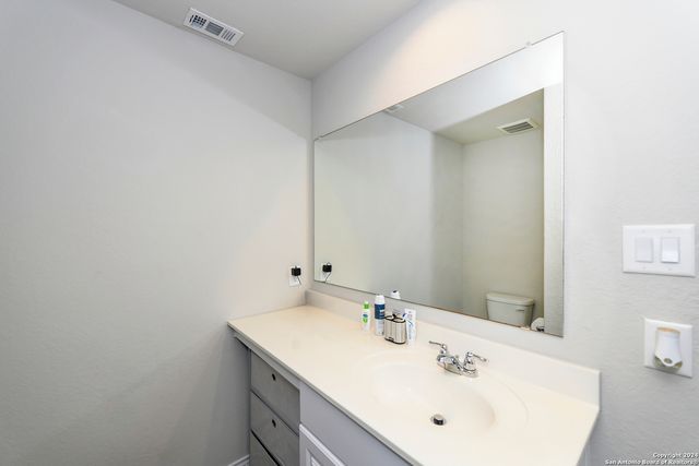 318 Saiga Dr, New Braunfels, TX 78130
