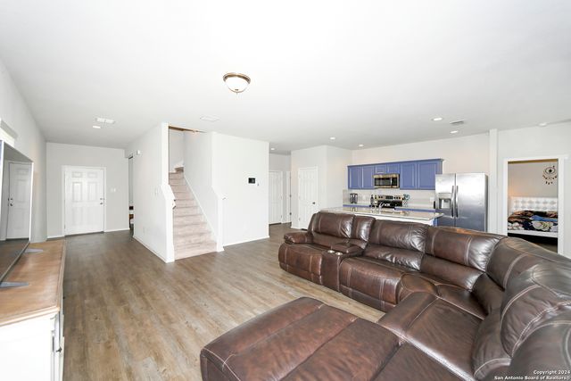 318 Saiga Dr, New Braunfels, TX 78130