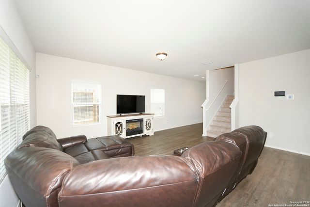 318 Saiga Dr, New Braunfels, TX 78130