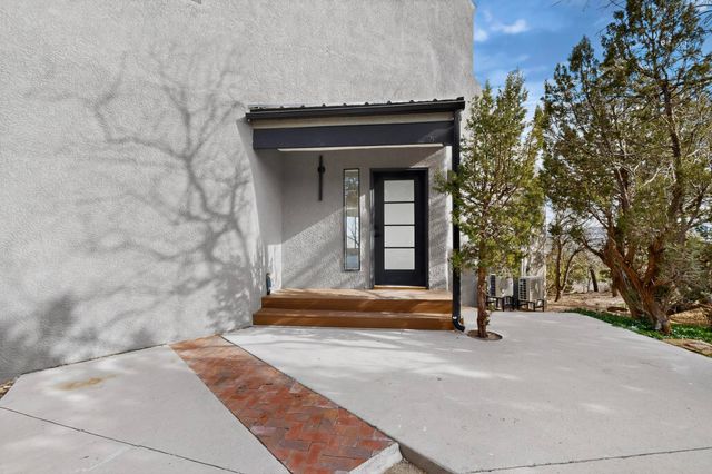 5 Pine Tree Court, Cedar Crest, NM 87008