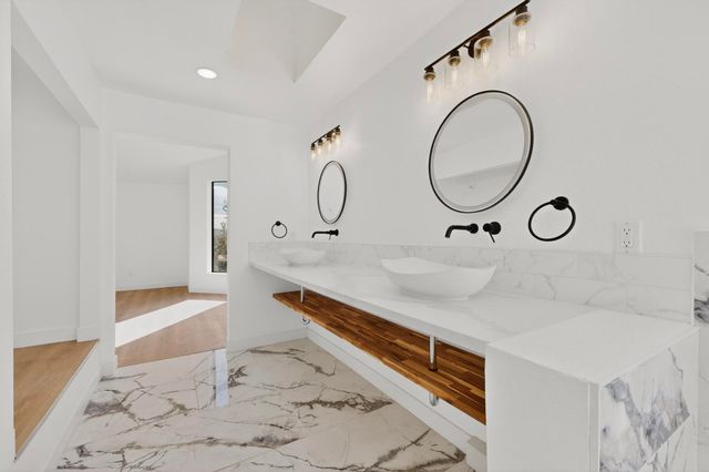 5 Pine Tree Court, Cedar Crest, NM 87008