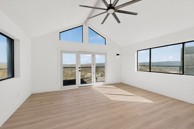 5 Pine Tree Court, Cedar Crest, NM 87008