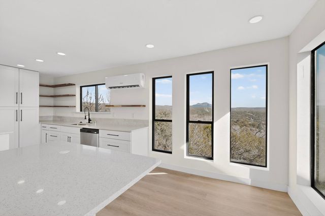 5 Pine Tree Court, Cedar Crest, NM 87008