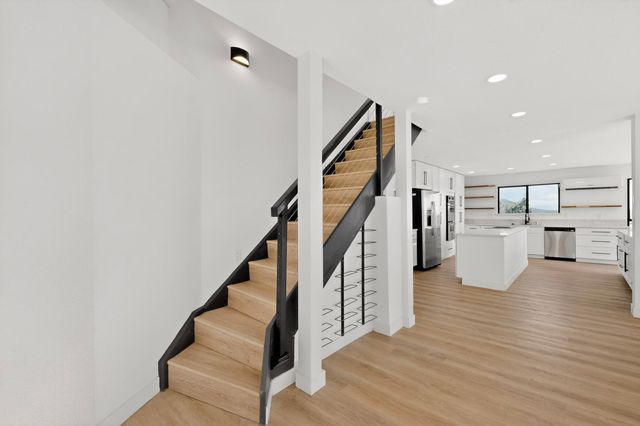 5 Pine Tree Court, Cedar Crest, NM 87008