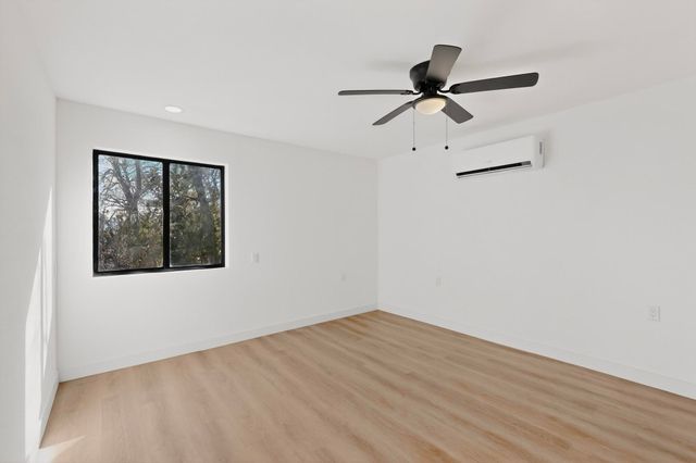 5 Pine Tree Court, Cedar Crest, NM 87008