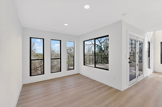 5 Pine Tree Court, Cedar Crest, NM 87008