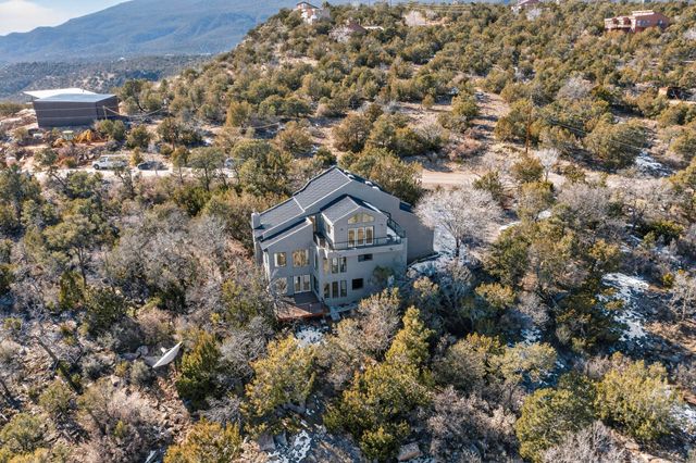 5 Pine Tree Court, Cedar Crest, NM 87008