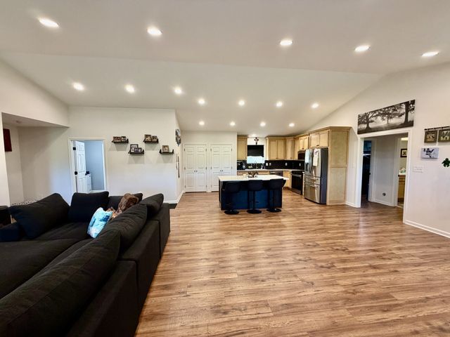 3 Harrison Rd, Five Points, TN 38457
