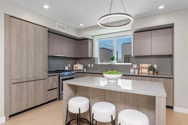 39 S Los Robles Avenue 6020, Pasadena, CA 91101