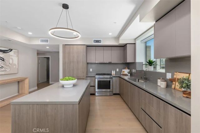 39 S Los Robles Avenue 6020, Pasadena, CA 91101