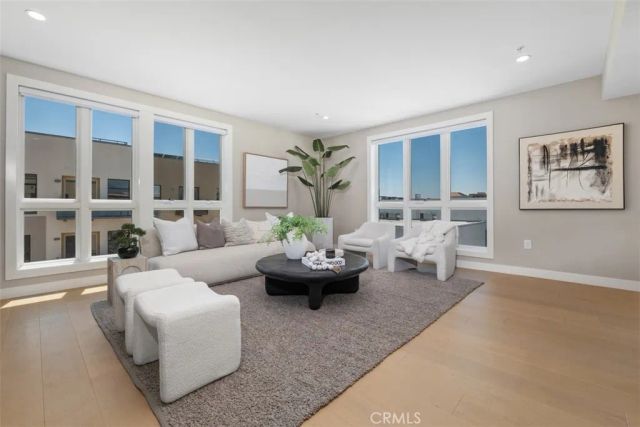 39 S Los Robles Avenue 6020, Pasadena, CA 91101