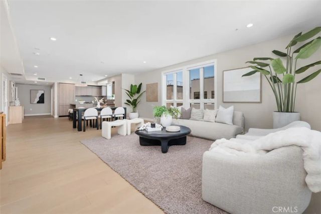 39 S Los Robles Avenue 6020, Pasadena, CA 91101