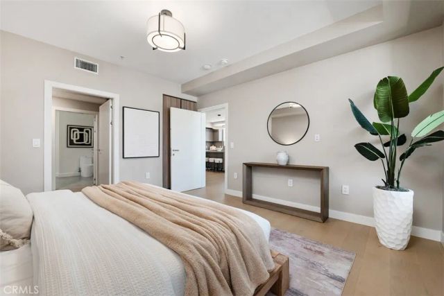 39 S Los Robles Avenue 6020, Pasadena, CA 91101