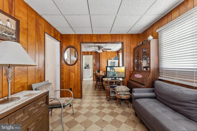 125 W 1ST AVE, North Wildwood, NJ 08260