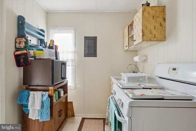 125 W 1ST AVE, North Wildwood, NJ 08260